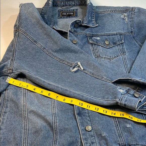 Five.By.Five Women’s Distressed Blue Denim Jacket With Girls on back Sz 3X - Picture 4 of 13